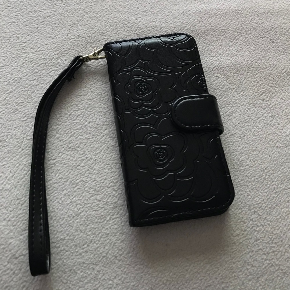 Black Floral iPhone 7 Wallet Case